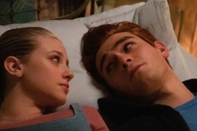 Archie and Betty in Riverdale