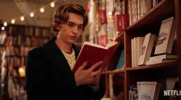 Austin Abrams as Dash in Dash & Lily (2020)